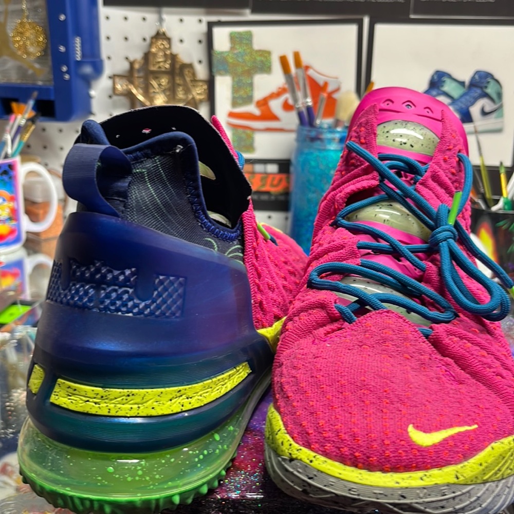 LEBRON18 Los Angeles at night 9/10 size 12